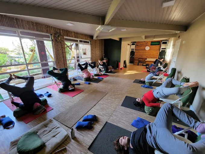 Aula de yoga no Mauna Jardim