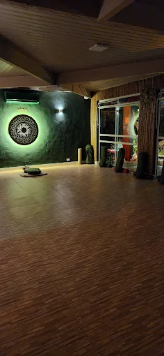 Sala do Mauna Jardim em luz baixa